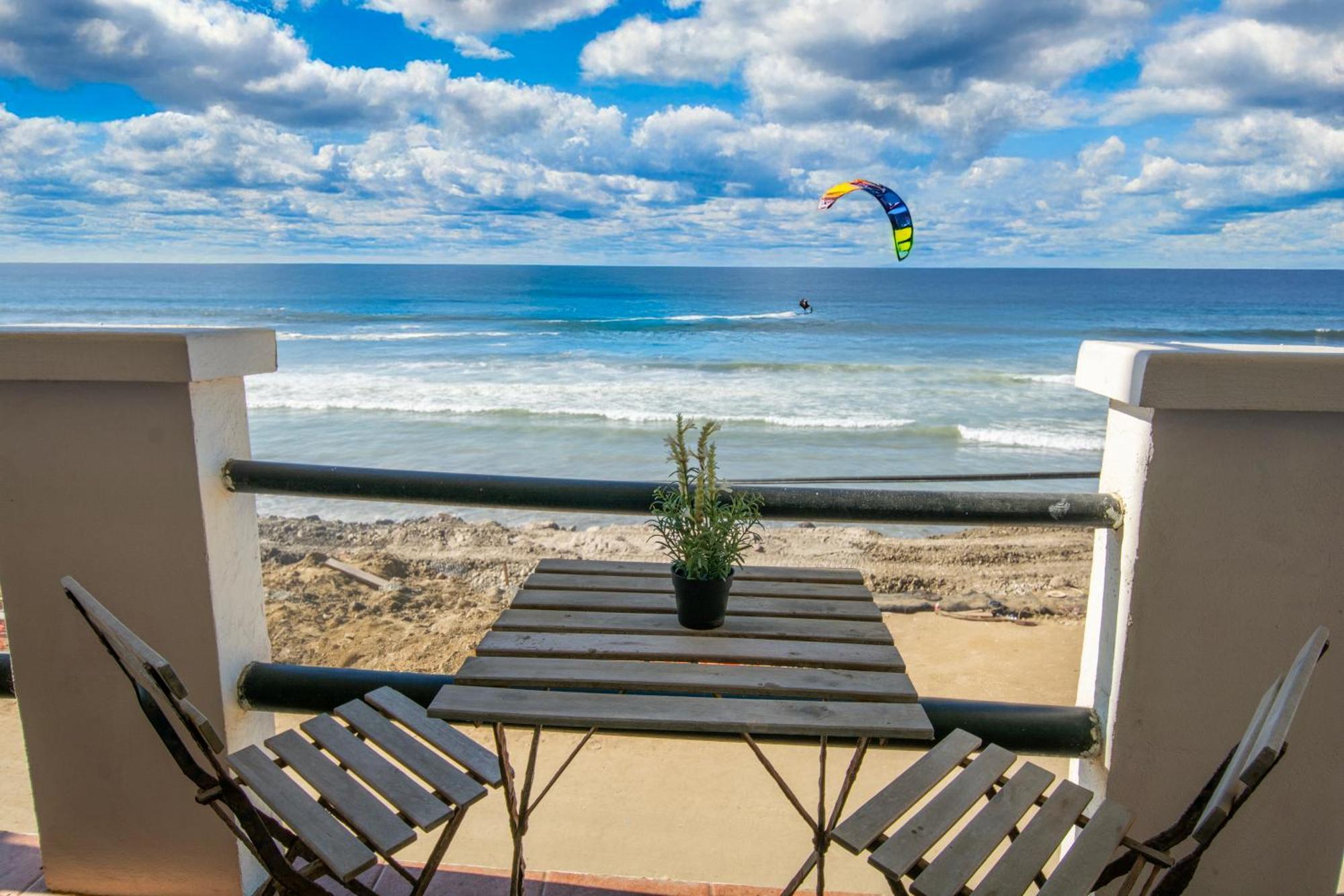 Beachfront Two Bedroom With 3 Beds Tijuana Bagian luar foto