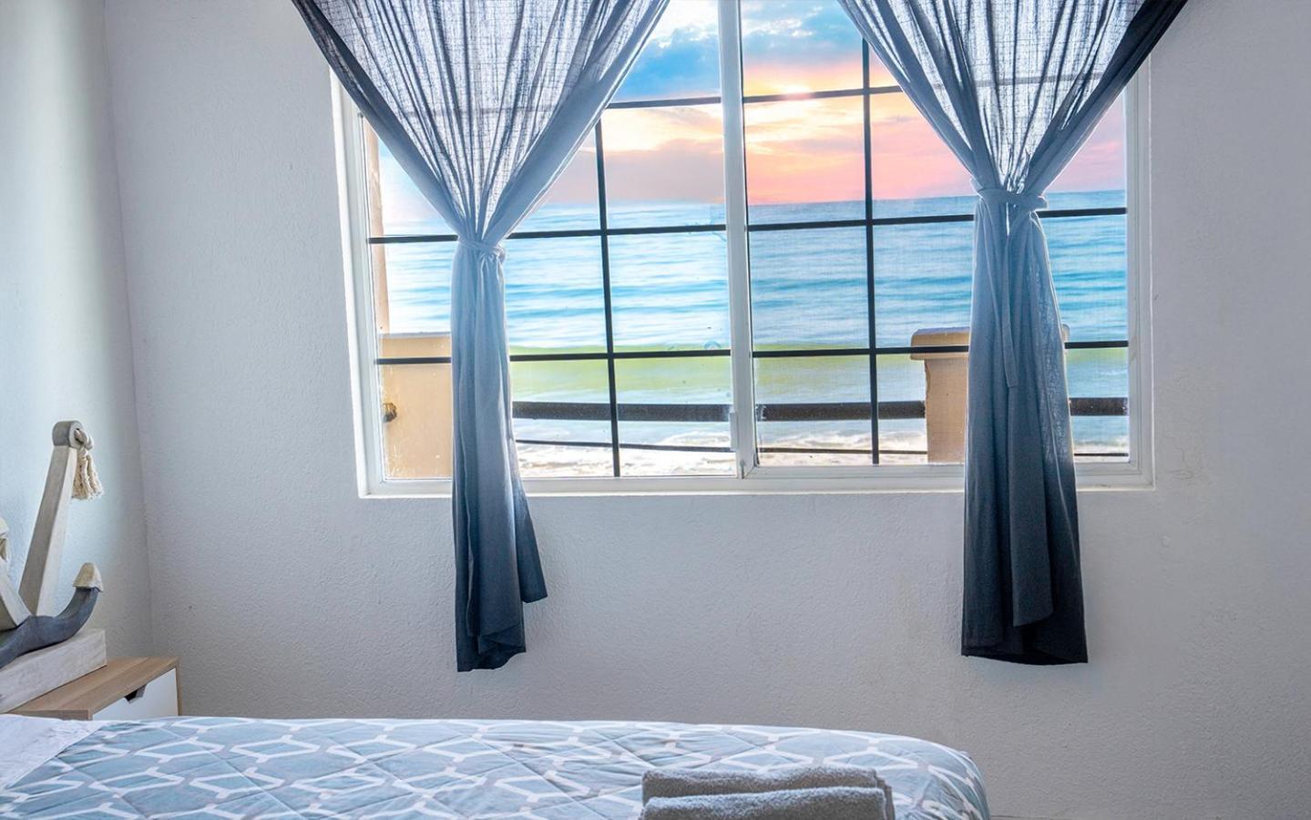 Beachfront Two Bedroom With 3 Beds Tijuana Bagian luar foto