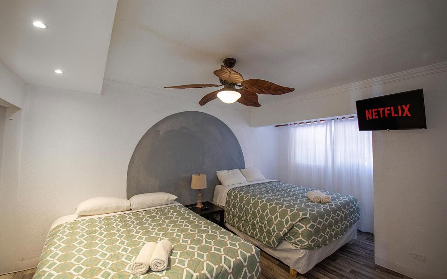 Beachfront Two Bedroom With 3 Beds Tijuana Bagian luar foto